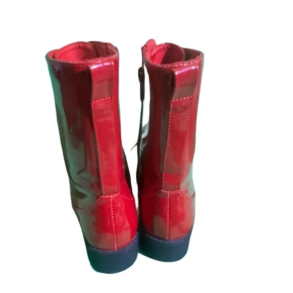 Stylish Red Ankle Boots - Picture 5 of 7
